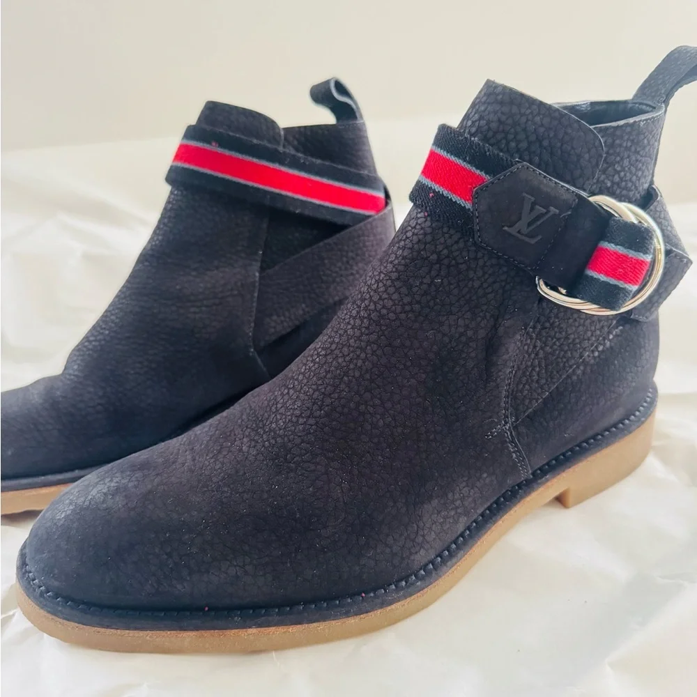Louis Vuitton Leather Ankle Boots for men size 6 GUC